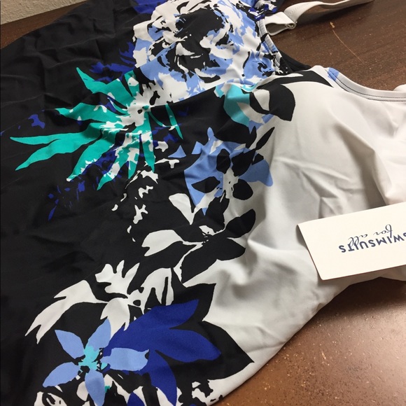 Nwt Classic Adjustable Strap Tank Style One Piece Swimsuits For All Flor… - Picture 4 of 5